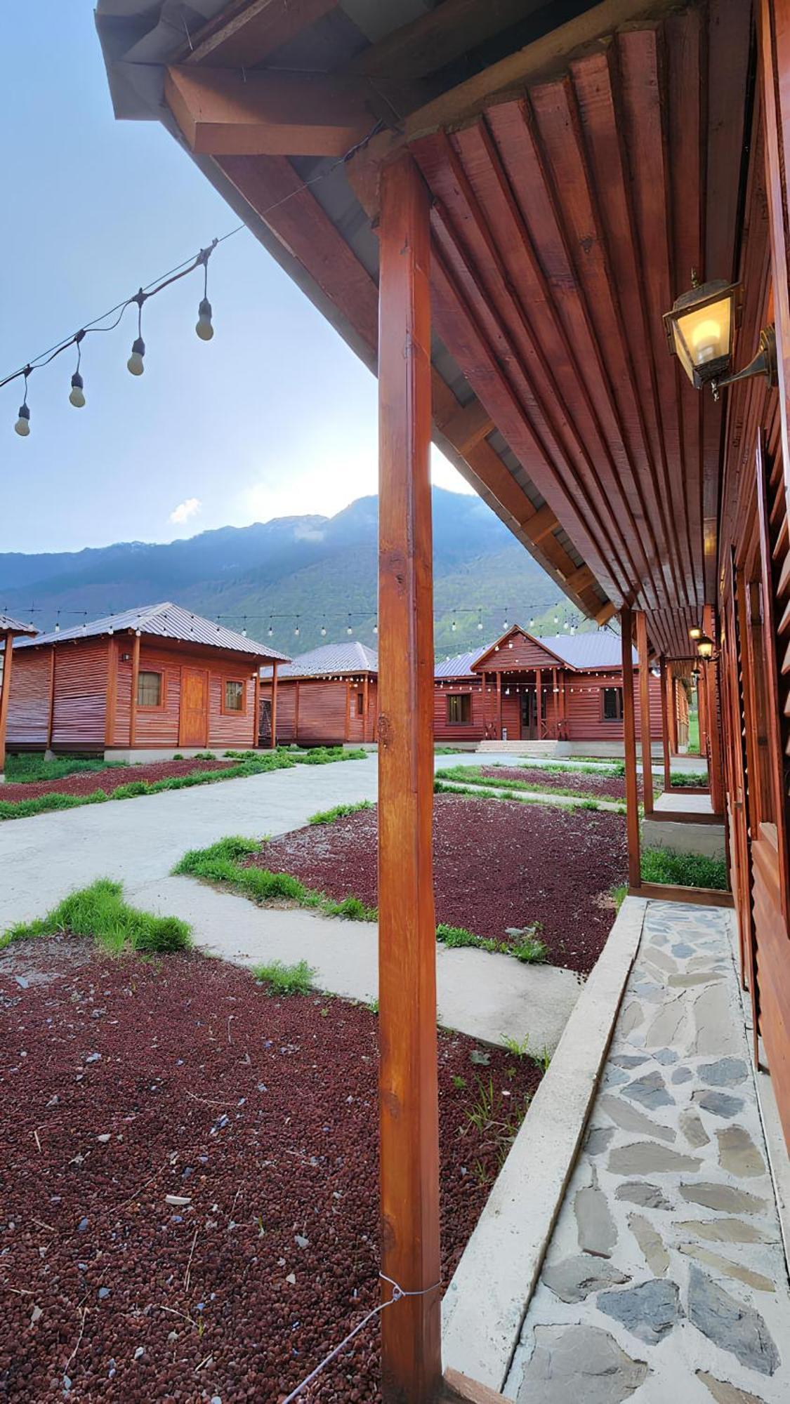 Guest House Ushba Gate Mestia Exterior foto